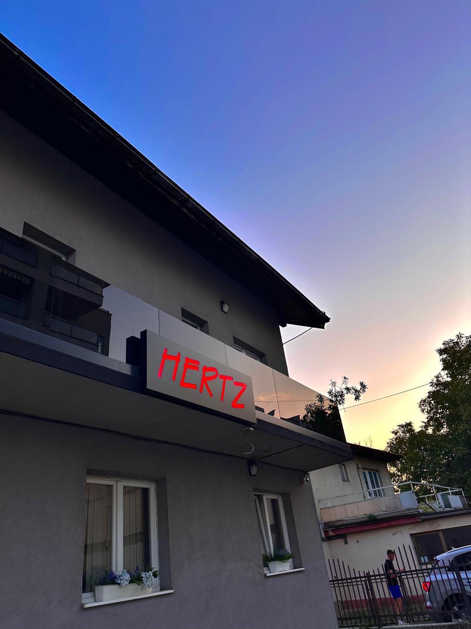 Hostel Herz บันยาลูกา ภายนอก รูปภาพ