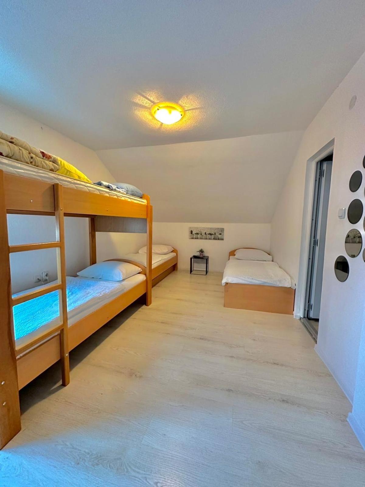 Hostel Herz บันยาลูกา ภายนอก รูปภาพ