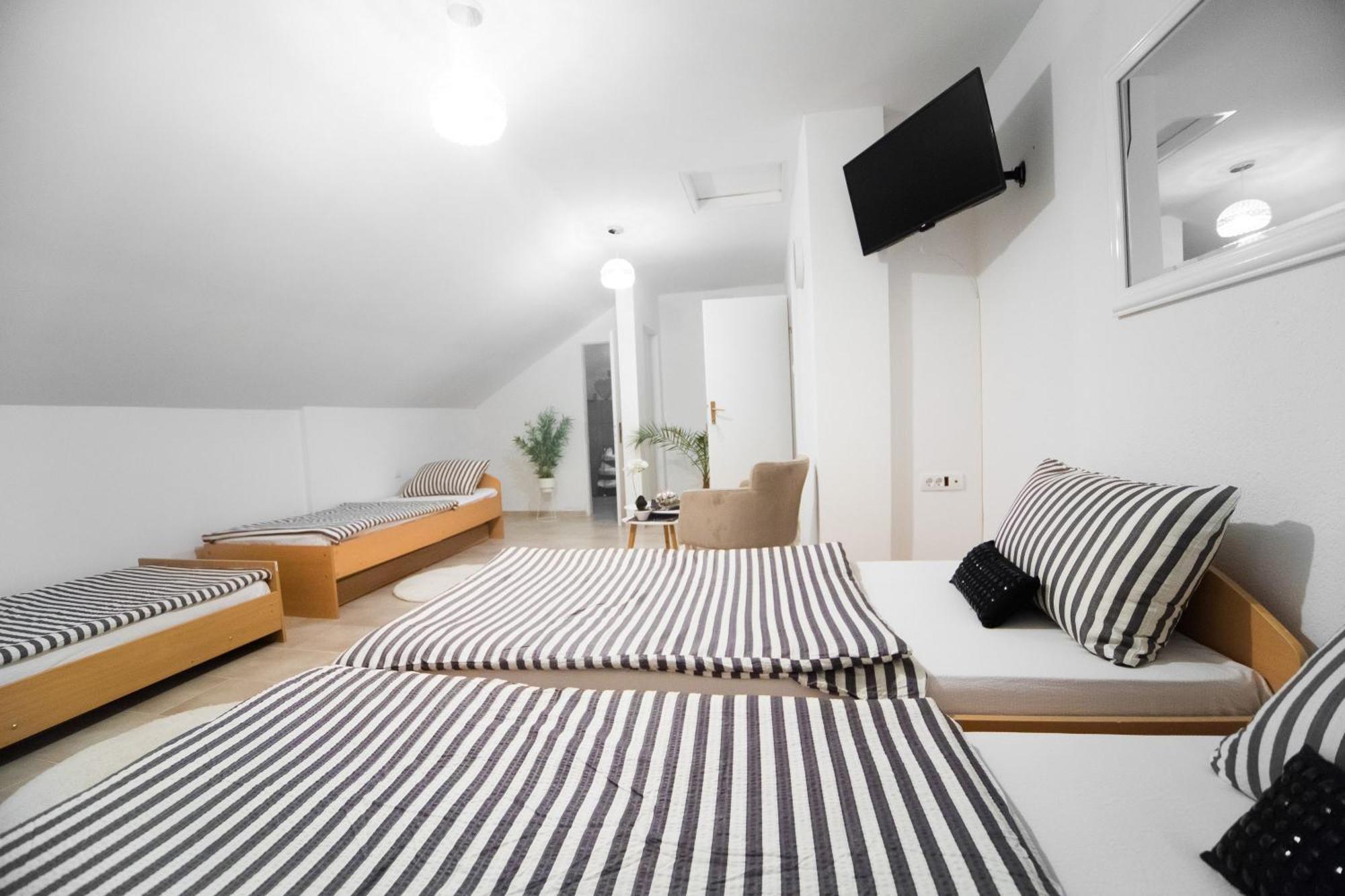 Hostel Herz บันยาลูกา ภายนอก รูปภาพ